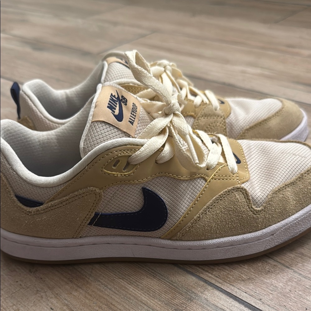 Nike Kids Shoes Beige and Navy Allyoop Womens 7.5-8
